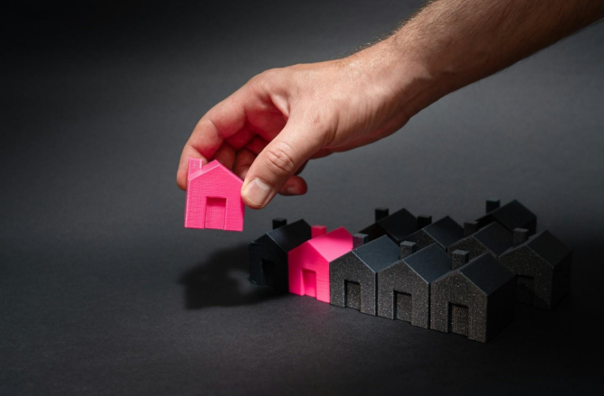 Residential vs Commercial Mortgages in Canada 2026: What Borrowers Must Know Before Applying 